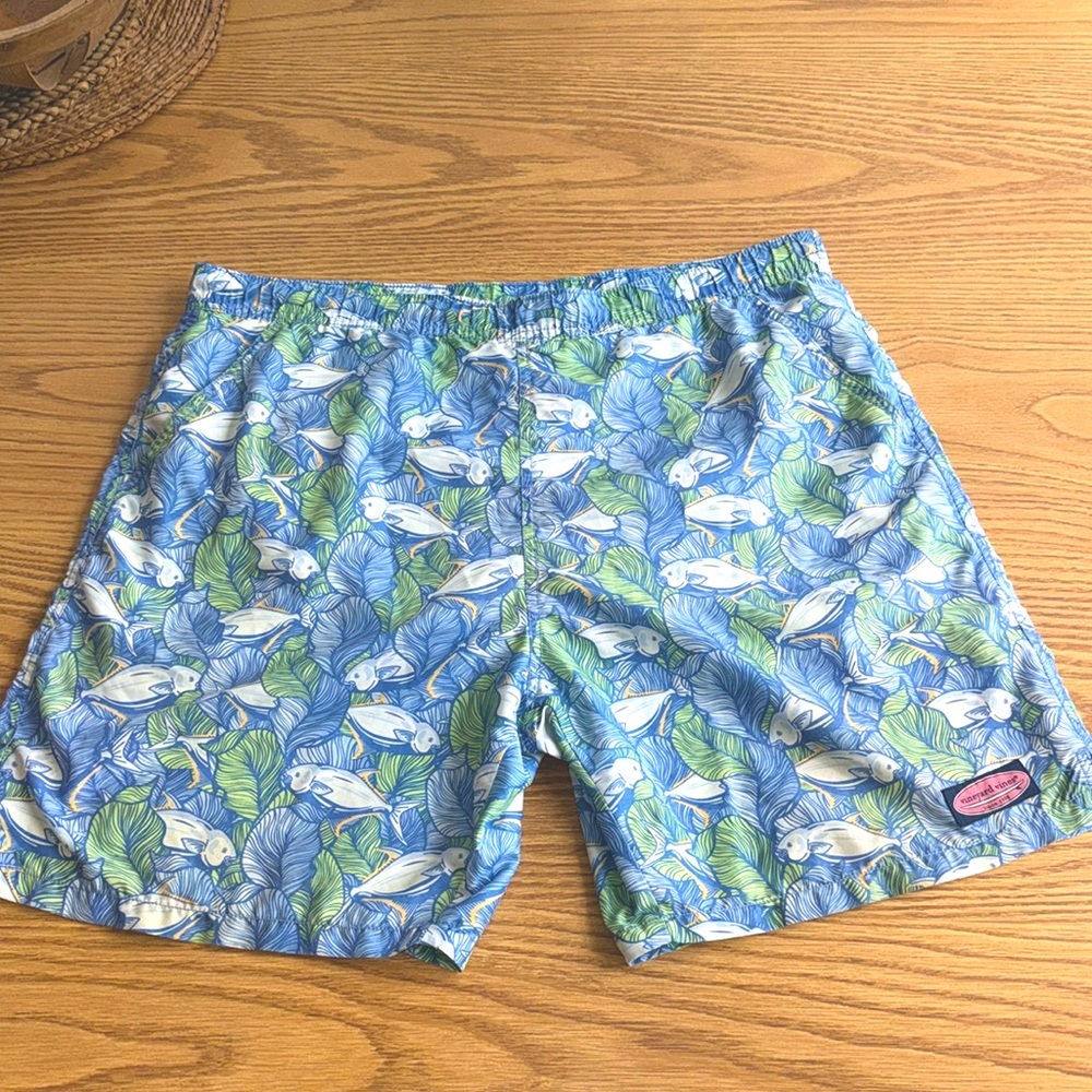 Vineyard Vines Men’s Swim Trunks Tropical Fish and Leaves with Pouch
